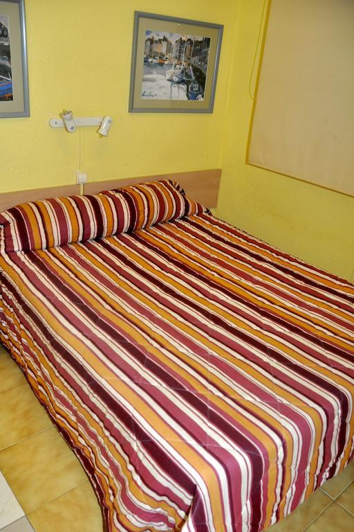 Hostal El Jardin Benidorm Zimmer foto