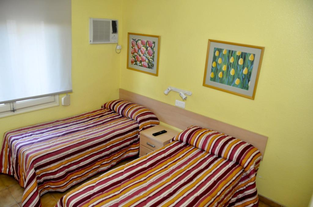 Hostal El Jardin Benidorm Zimmer foto